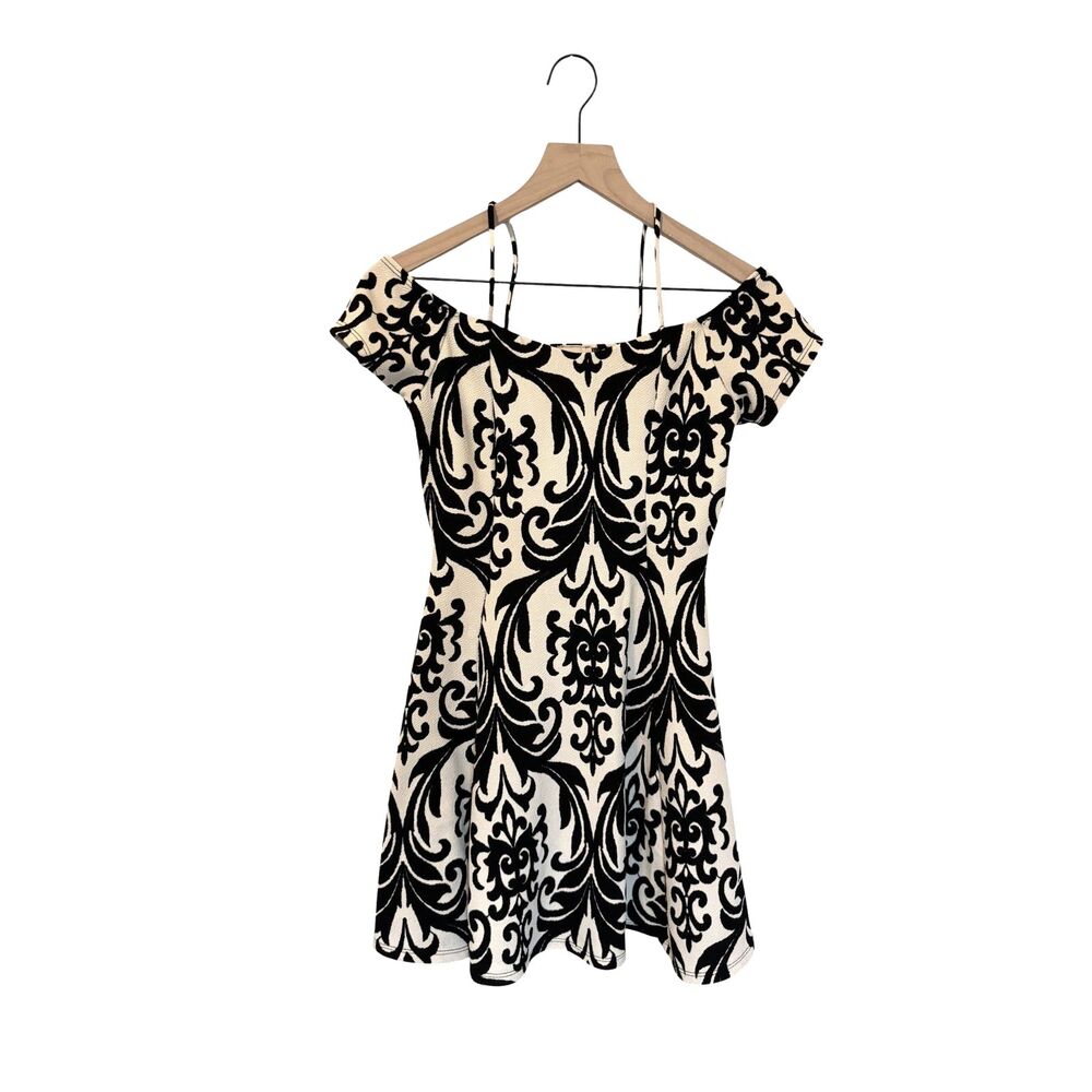 Fashion Magazine Black & Cream Off-Shoulder Short Evening Cocktail Dress Size M